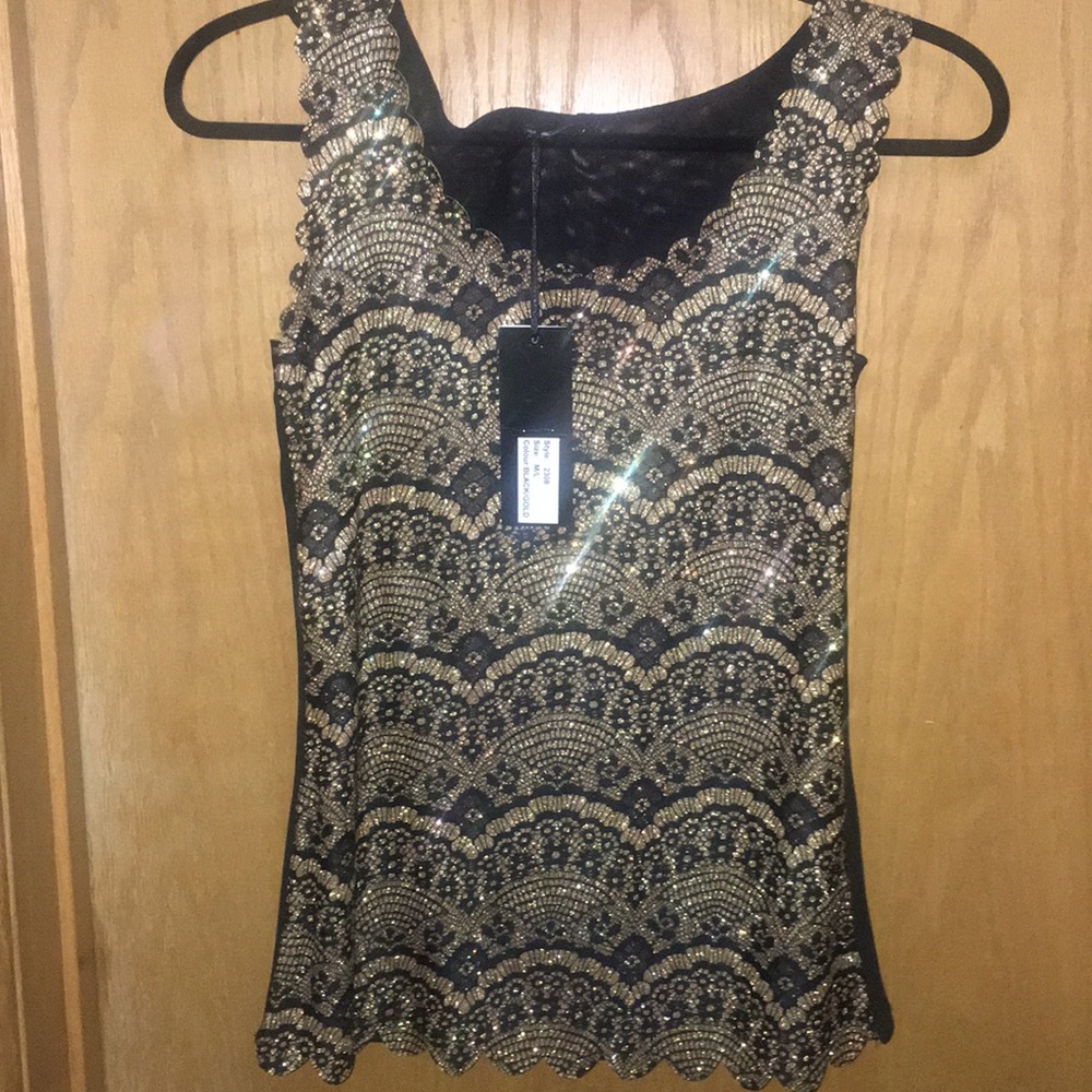 QED LONDON BLACK & GOLD FANCY TOP